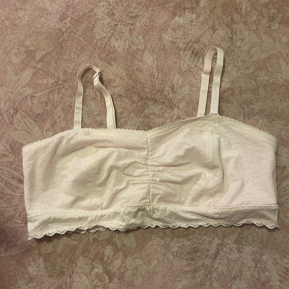 Elegant Cream Lace Bandeau